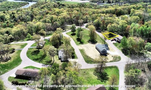 77 Morning Side Rd, Baraboo, WI, 53913-9051 | Card Image