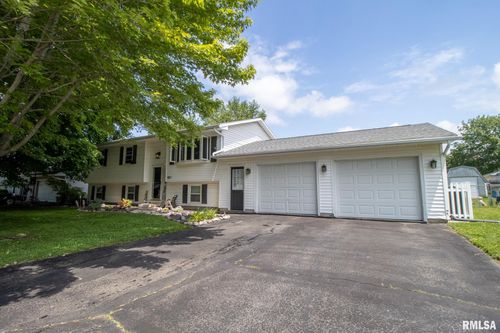 857 W Sunnyview Ave, Knoxville, IL, 61448-1207 | Card Image