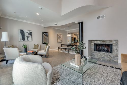 402-4040 Avondale Ave, Dallas, TX, 75219-3087 | Card Image