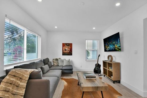 0-3521 Sw 16th St, Miami, FL, 33145-1035 | Card Image