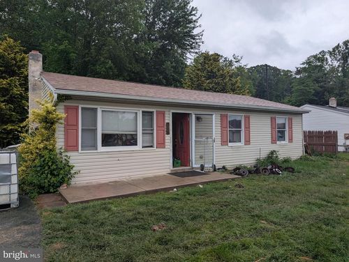 915 Charles St, COATESVILLE, PA, 19320-2801 | Card Image
