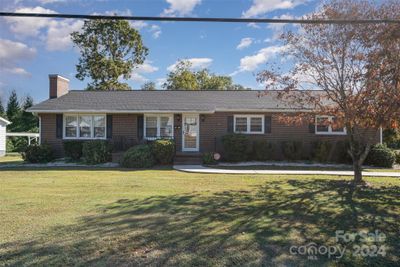 910 Linwood Road, House other with 3 bedrooms, 2 bathrooms and null parking in Kings Mountain NC | Image 3