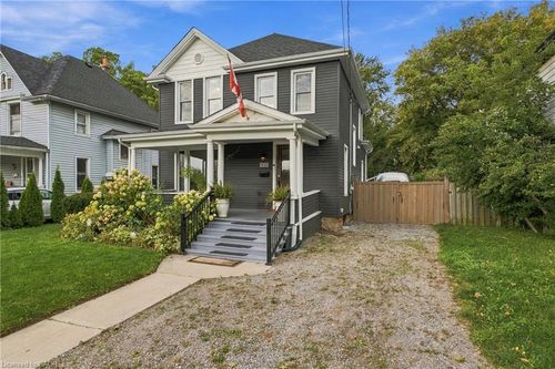 4895 Crysler Ave, Niagara Falls, ON, L2E3W5 | Card Image