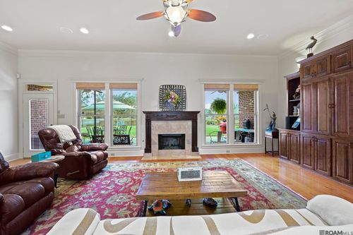 35430 Oak Manor Ave, Geismar, LA, 70734-3156 | Card Image