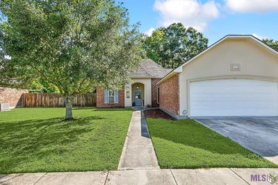 6216 Woodbend Dr, House other with 3 bedrooms, 2 bathrooms and null parking in Zachary LA | Image 2