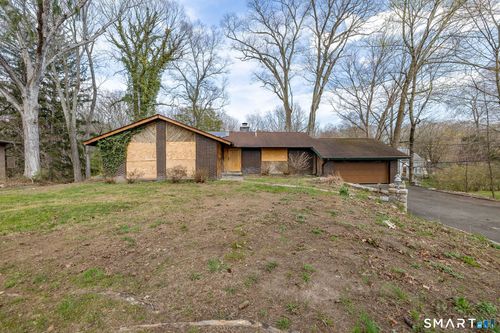 79 Loughran Ave, Stamford, CT, 06902-1107 | Card Image