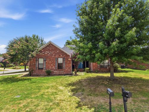 2505 Gladiola, Conway, AR, 72034 | Card Image