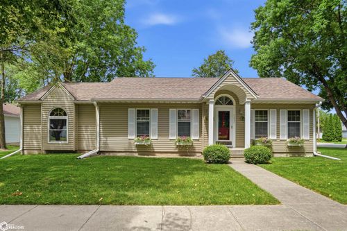 1237 J Ave, Nevada, IA, 50201-1928 | Card Image