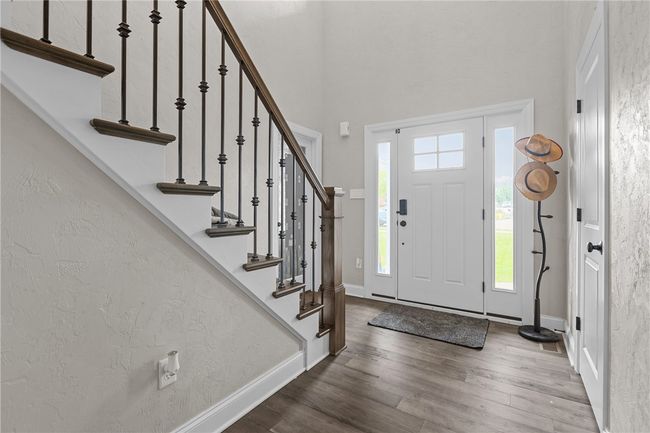 582 Forest Oaks Trl, House other with 4 bedrooms, 3 bathrooms and 2 parking in North Huntingdon PA | Image 4