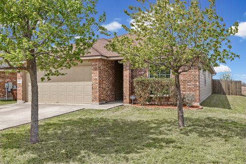 1513 Monte Vista Dr, Lockhart, TX, 78644-2792 | Card Image