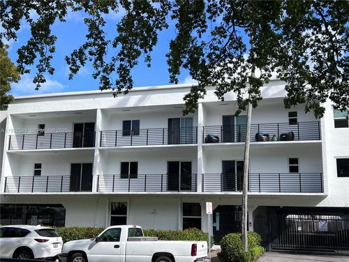 apt-309-1033 Lenox Ave, Miami Beach, FL, 33139-4866 | Card Image