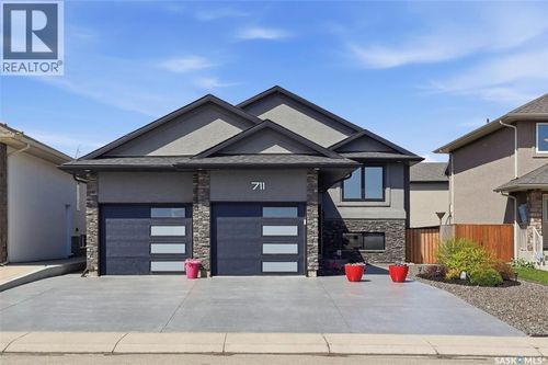 711 Sutter Cres, Saskatoon, SK, S7T0R4 | Card Image