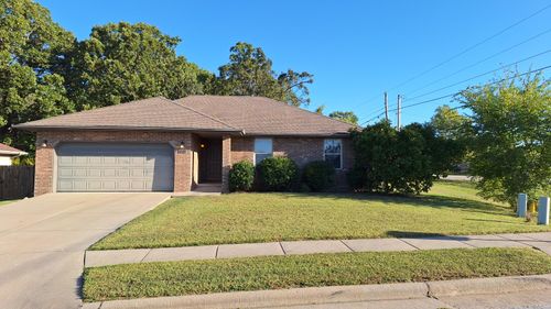 1305 E Hampton Drive, Ozark, MO, 65721 | Card Image