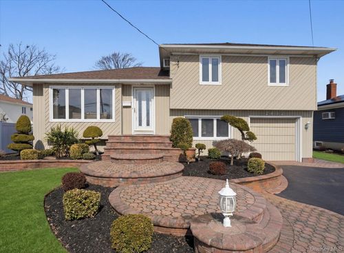 2432 Aron Dr N, Seaford, NY, 11783-3520 | Card Image