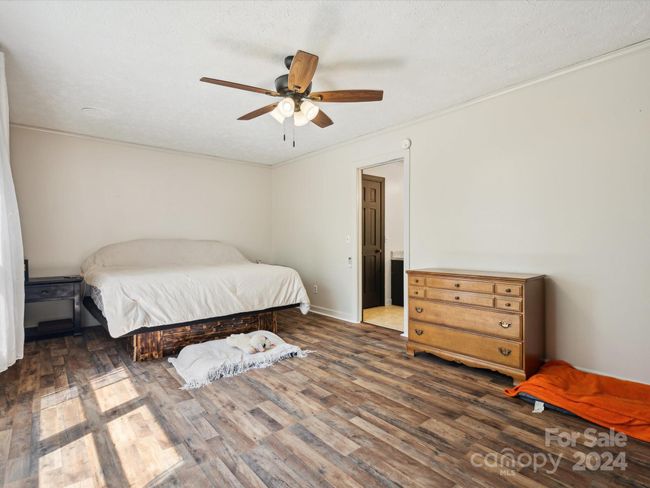UPSTAIRS BEDROOM | Image 24
