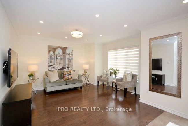 867 Fowles Crt, House attached with 4 bedrooms, 3 bathrooms and 2 parking in Milton ON | Image 12