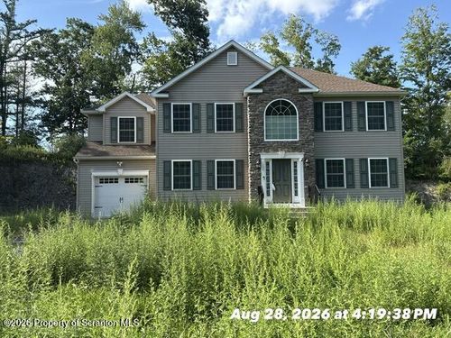 225 Swan Ct, East Stroudsburg, PA, 18302-9582 | Card Image
