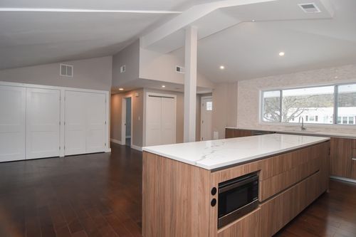 27 Fenway Dr, Framingham, MA, 01701-4012 | Card Image