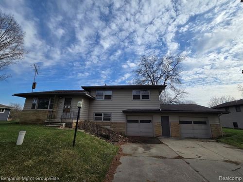 9298 Varodell Dr, Davison, MI, 48423-8712 | Card Image