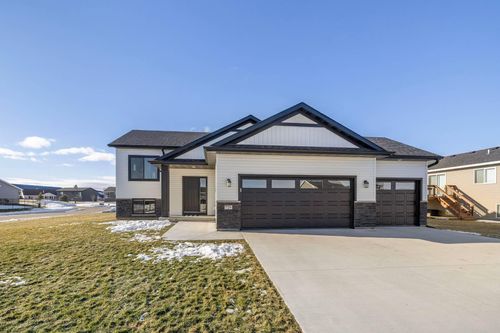 729 Tall Grass Ln, Wanamingo, MN, 55983-2807 | Card Image