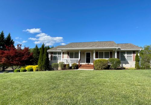 3141 Valley Stream Dr, Roanoke, VA, 24014-5908 | Card Image