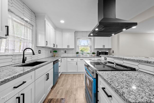 12-web-or-mls-_1249703 | Image 10