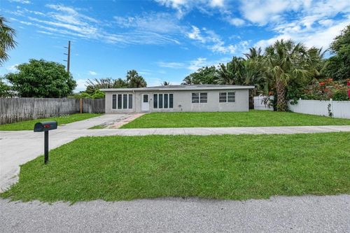 610 Snowden Dr, Lake Worth Beach, FL, 33461-5732 | Card Image