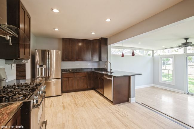 300 Wingate Dr, House other with 3 bedrooms, 2 bathrooms and 1 parking in Schaumburg IL | Image 9