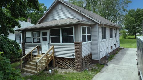 538 E Mulberry St, Watseka, IL, 60970-1732 | Card Image