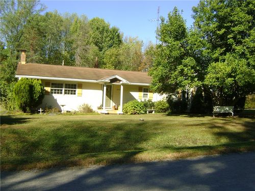 2092 Mcarthur Rd, Jamestown, PA, 16134-4932 | Card Image