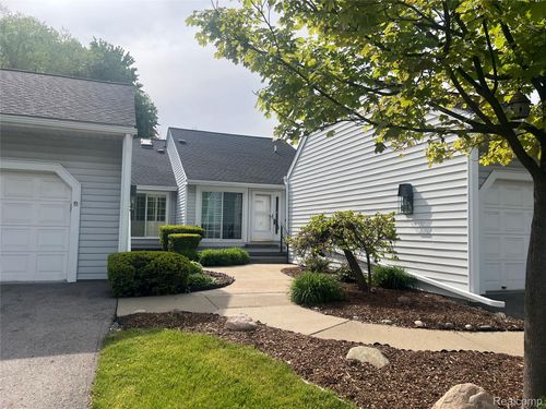 55-3591 Port Cove Dr, Waterford, MI, 48328-4583 | Card Image