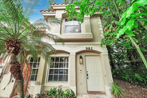 982 Summit Lake Dr, West Palm Beach, FL, 33406-9111 | Card Image
