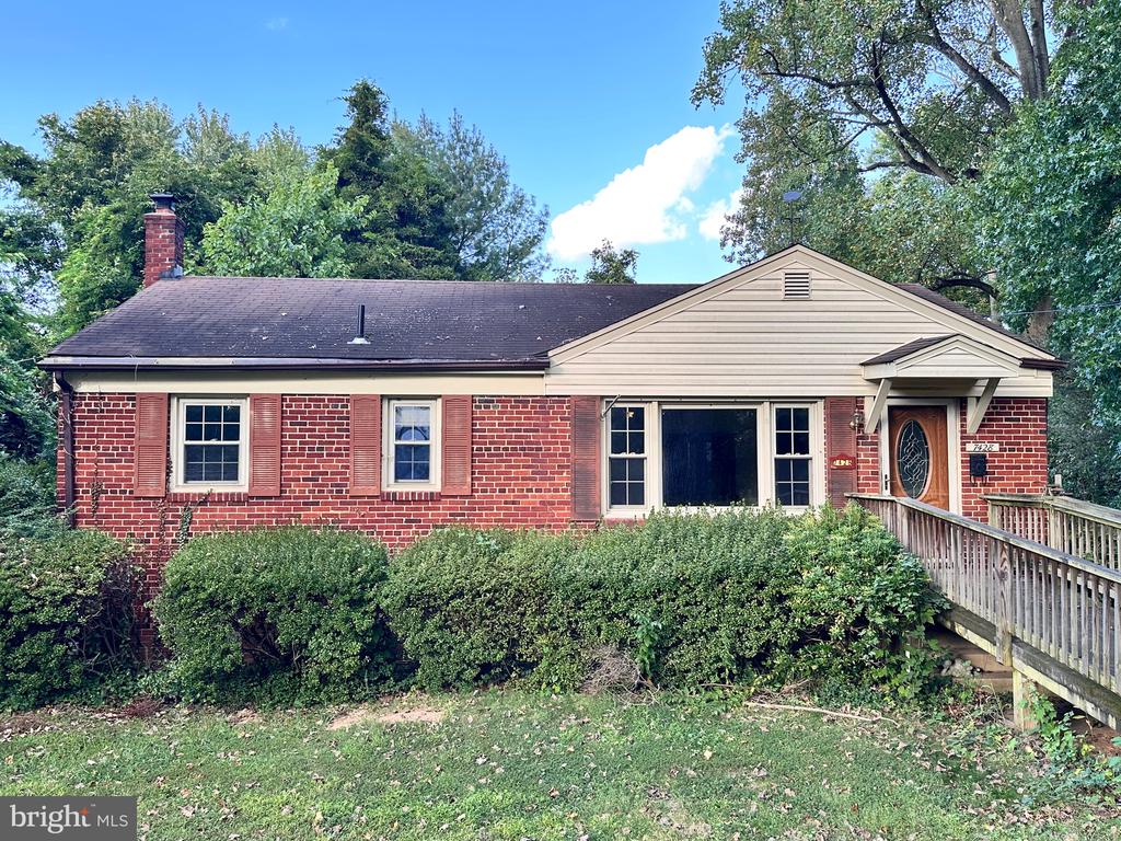 Nigh Rd, Falls Church, VA 22043