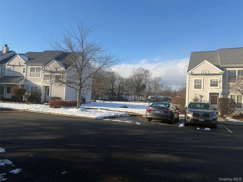 10 Kensington Way, Middletown, NY, 10940-2104 | Card Image