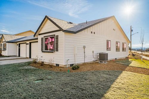 lot-23-925 Se Starview Ave, Madras, OR, 97741-2085 | Card Image