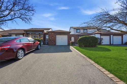 504 Gotham Ct N, Saint James, NY, 11780-3350 | Card Image