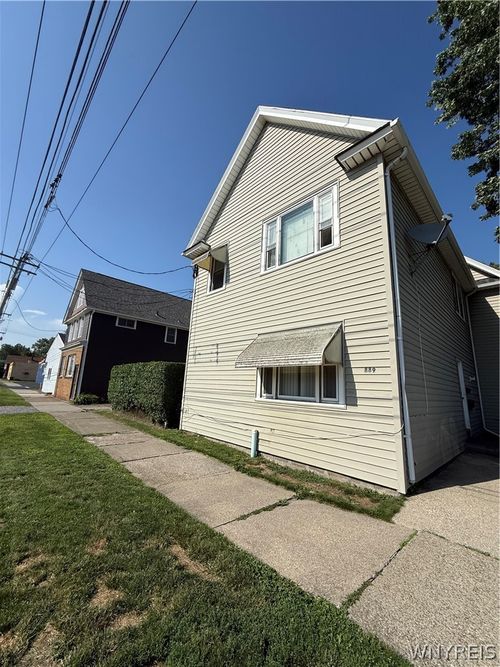 889 Oliver Street, North Tonawanda, NY, 14120 | Card Image