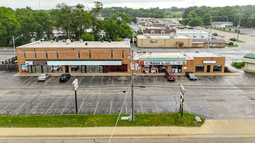 7111 N Alpine Rd, Loves Park, IL, 61111-3944 | Card Image