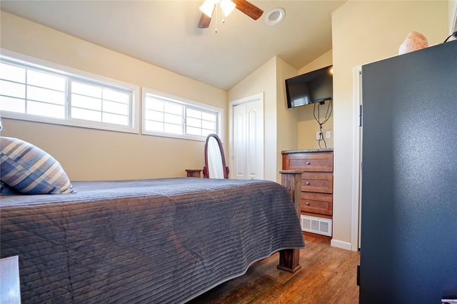 Tiny House Bedroom | Image 45