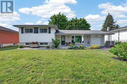 12 Stavebank Rd, Belleville, ON, K8P2N6 | Card Image
