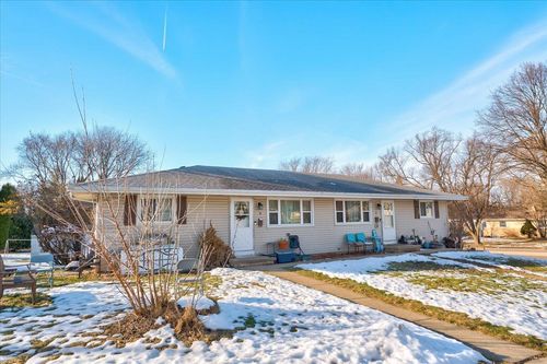 2-4 Meadowlark Dr, Madison, WI, 53714-2658 | Card Image