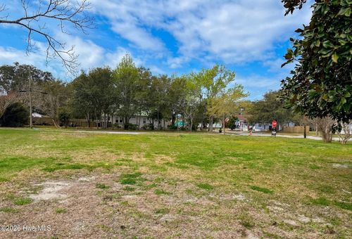 711 Mulberry St, Beaufort, NC, 28516-1921 | Card Image
