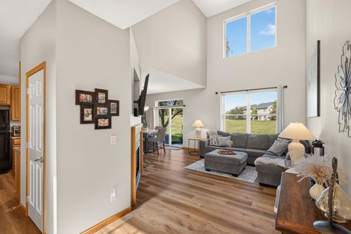 16652 89th Pl N, Maple Grove, MN, 55311-1252 | Card Image
