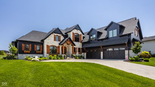 3675 Dartmoor Way, Zionsville, IN, 46077-0025 | Card Image