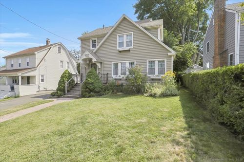 95 Brookfield St, Manchester, CT, 06040-4214 | Card Image