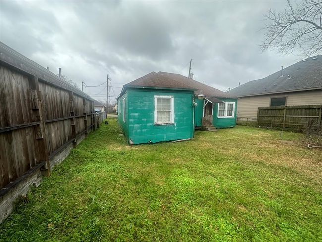 8110 Gladstone St, House other with 3 bedrooms, 1 bathrooms and null parking in Houston TX | Image 10