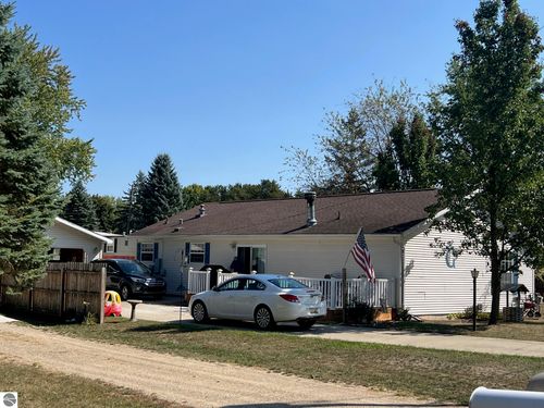 10429 Garfield Ave, Lake, MI, 48632-9530 | Card Image