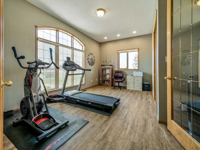 1043 Canyon Boulevard W, Home with 5 bedrooms, 3 bathrooms and 5 parking in Lethbridge AB | Image 5