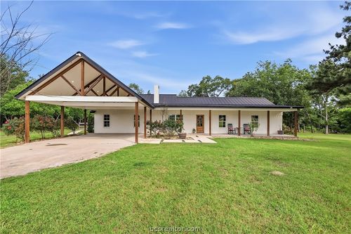 5704 Highway 90, Madisonville, TX, 77864-7049 | Card Image
