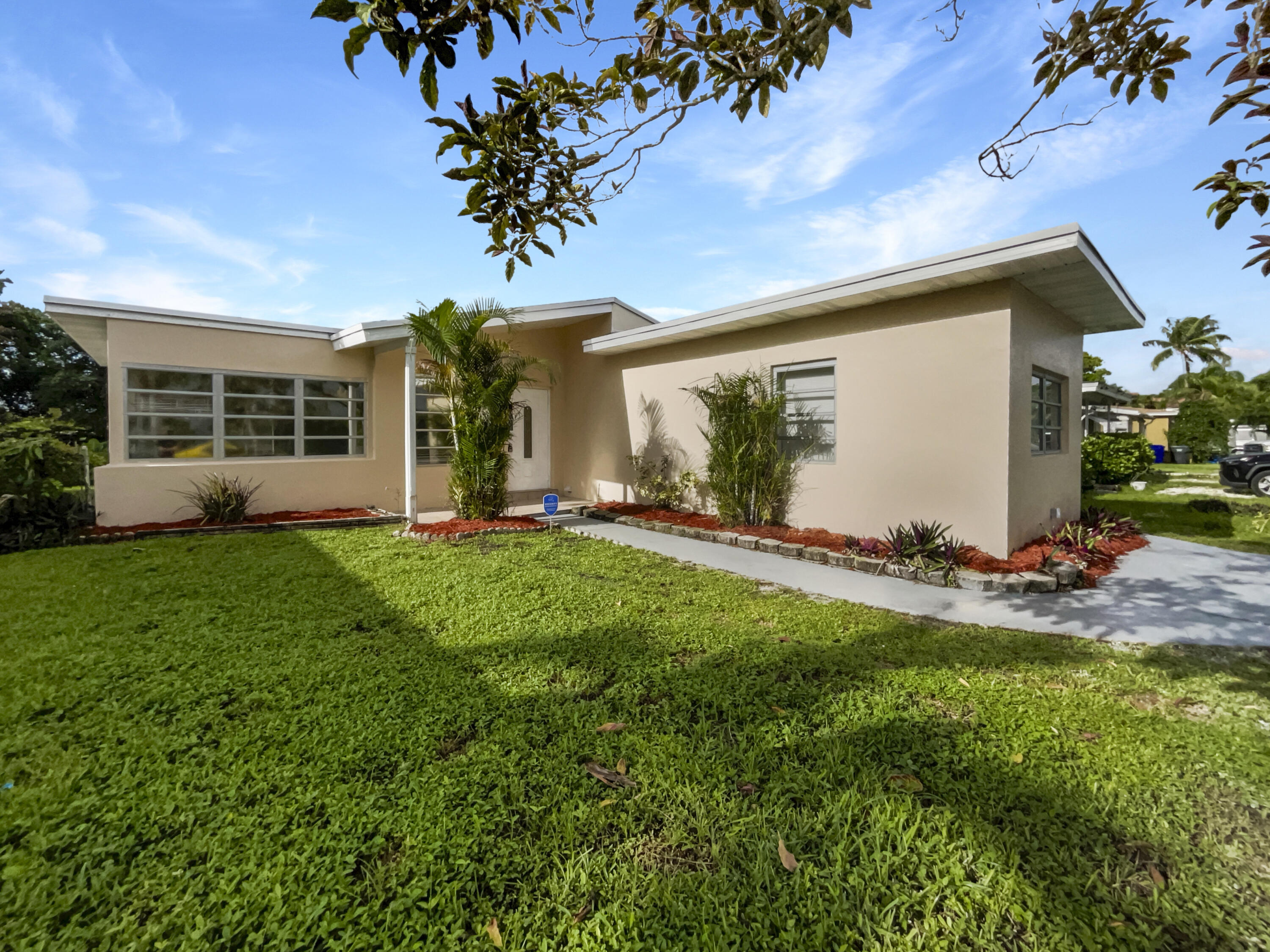 Plunkett St, Hollywood, FL 33020